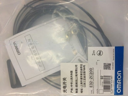 Omron E32-ZC200 Photoelectric Switch Fiber Unit E32ZC200 One Free Shipping