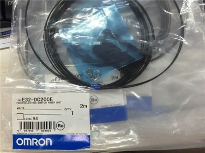 Omron E32-DC200E Photoelectric Switch Fiber Unit E32DC200E One Free Shipping