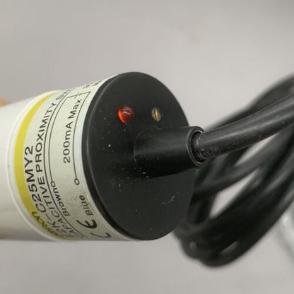 Omron E2K-C25MY2 Proximity Switch Sensor - 1PC New - OMRON