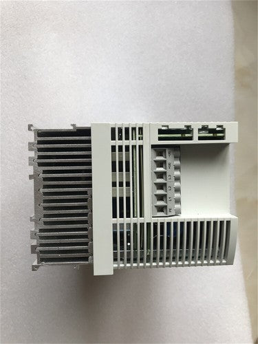 LENZE E82EV552K4C200 Inverter One ping E82EV552_4C200