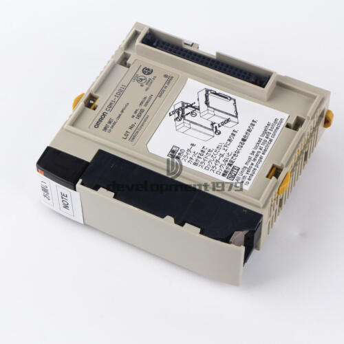 new Omron CJ1W-DA021 PLC Module