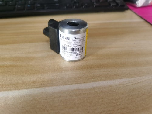 1PC Eaton Vickers 300AA00002A MCSCS024DG000010 Solenoid Coil Free Shipping