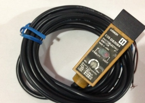 Omron E3S-DS30B4 Photoelectric Switch One E3SDS30B4 Free Shipping