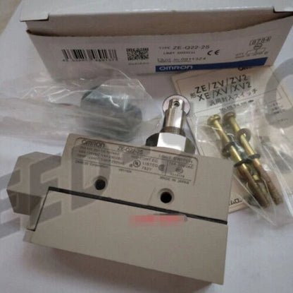 1PCS Omron ZE-Q22-2S Limit Switch Side Mount ZEQ222S