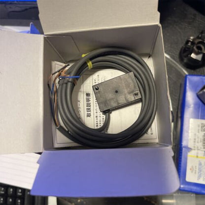 1PC Omron TL-T2E15 TLT2E15 Proximity Sensor Free Shipping