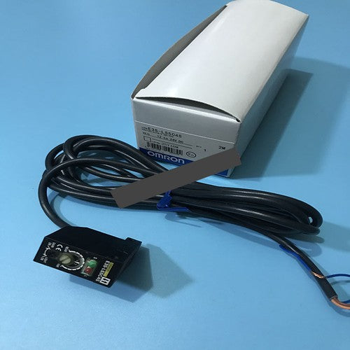 One Omron E3S-LS5C4 E3SLS5C4 Photoelectric Switch Free Shipping