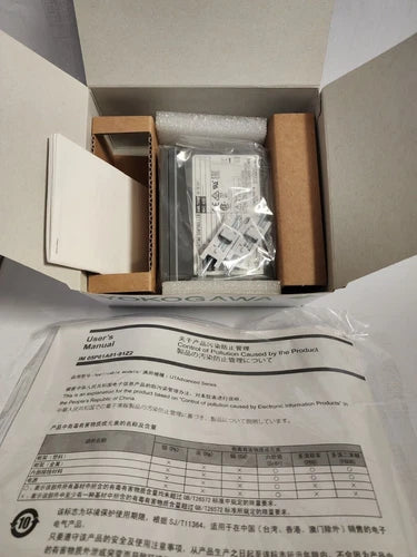 Yokogawa UT32A-000-11-00 temperature controller 1PC  UT32A0001100