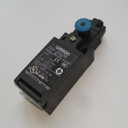 OMRON D4N-2A32R Limit Switch D4N2A32R Free Shipping One