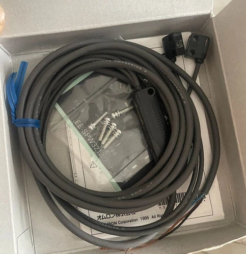 Omron EE-SPW321 Photoelectric Sensor One Free Shipping EESPW321