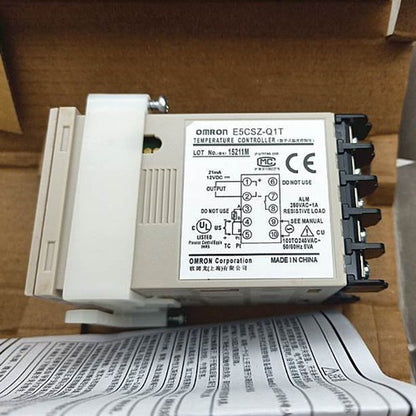Omron E5CSZ-Q1T Temperature Controller One E5CSZQ1T