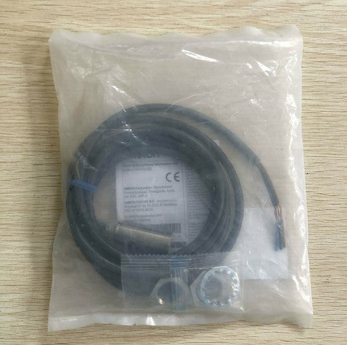 OMRON E2EM-X8C1 Proximity Switch E2EMX8C1 1PC Free Shipping