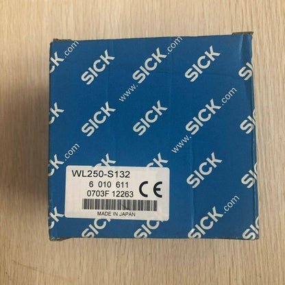 One SICK WL250-S132 6010611 Photoelectric Sensor WL250S132