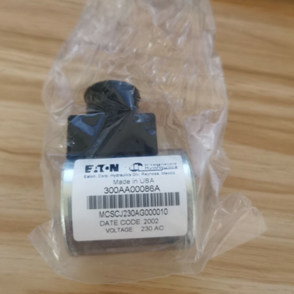 1PC  Eaton Vickers 300AA00086A MCSCJ230AG000010 Solenoid Coil Free Shipping
