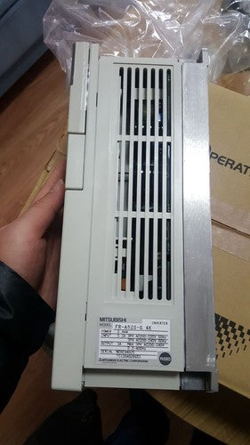 Mitsubishi FR-A520-0.4K Inverter FRA5200.4K One ping