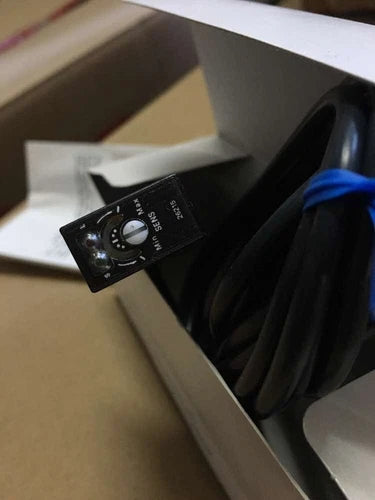 Omron E3S-AD81 Photoelectric Switch One Free Shipping E3SAD81