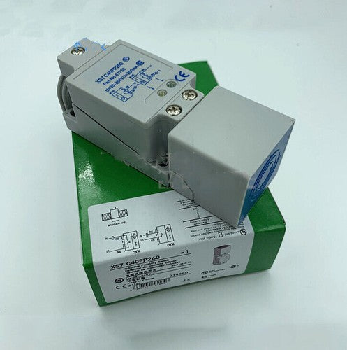 1PC Telemecanique XS7C40FP260 XS7-C40FP260 Proximity Sensor Free Shipping