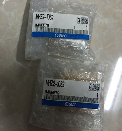 1PC SMC MHZ2-10S2 Cylinder MHZ210S2 Free Shipping