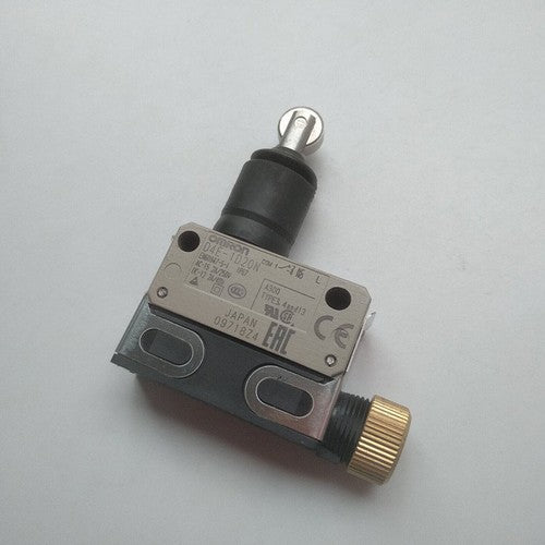 Omron D4E-1D20N Limit Switch D4E-1D20N Free Shipping One