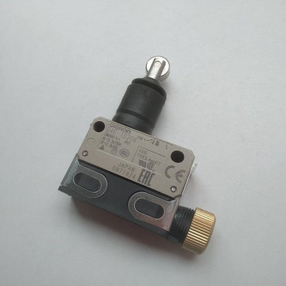 Omron D4E-1D20N Limit Switch D4E-1D20N Free Shipping One