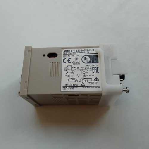 Omron E5CS-Q1KJU-W Temperature Controller One Free Shipping E5CSQ1KJUW