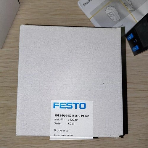 Festo SDE1-D10-G2-H18-C-P1-M8 192030 Pressure Sensor One Free Shipping
