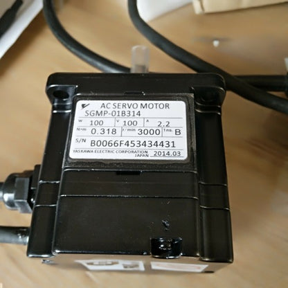 Yaskawa SGMP-01B314 Servo Motor 1PC ping SGMP01B314