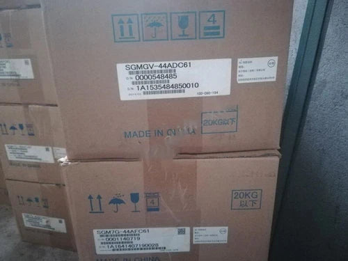 Yaskawa SGMGV-44ADC61 Servo Motor 1PC ping SGMGV44ADC61