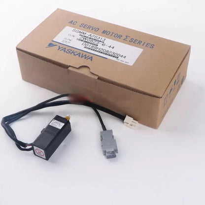 Yaskawa SGMM-A2S313 Servo Motor 1PC SGMMA2S313 ping