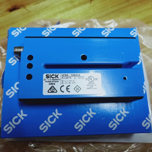 Sick UFN3-70B413 Ultrasonic Sensor One ping UFN370B413