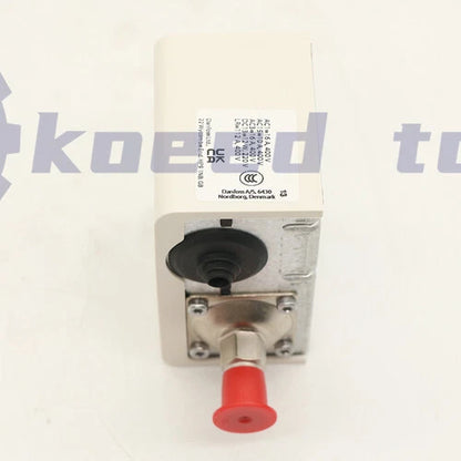 1PCS Danfoss 060-117191 Pressure switch, KP5 Regulation range[bar]8.00-32.00-