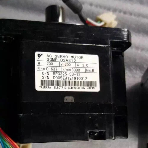 Yaskawa SGMP-02A312 Servo Motor 1PC ping SGMP02A312