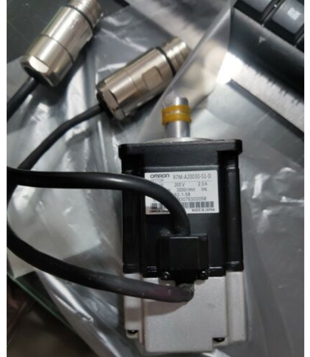 Omron R7M-A20030-S1-D Servo Motor One ping R7MA20030S1D