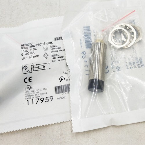BALLUFF BES M18MG-PSC16F-S04K BES0070 Sensor One Free Shipping