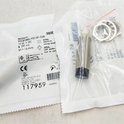 BALLUFF BES M18MG-PSC16F-S04K BES0070 Sensor One Free Shipping