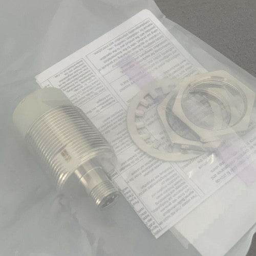 Omron E2E-X18MF2-M1-Z Photoelectric Switch  One Free Shipping E2EX18MF2M1Z