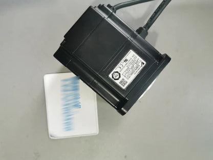 Yaskawa SGMPH-02ANA-YR13 1PC Servo Motor SGMPH02ANAYR13 ping