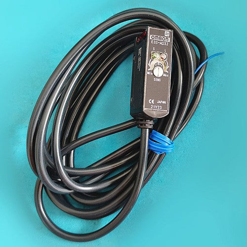 Omron E3S-AD32 Photoelectric Switch One Free Shipping E3SAD32