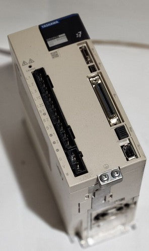Yaskawa SGD7S-5R5A00A002 Servo Driver 1PC ping SGD7S5R5A00A002