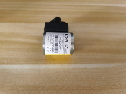 1PC Eaton Vickers 300AA00002A MCSCS024DG000010 Solenoid Coil Free Shipping