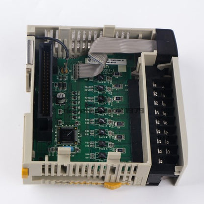 new Omron CJ1W-DA021 PLC Module