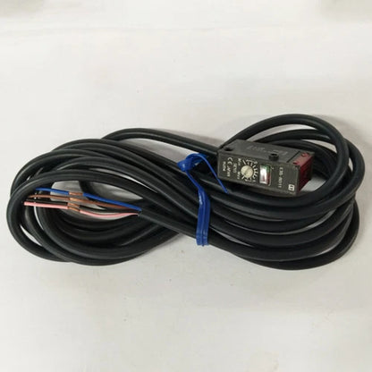 Omron E3S-BD11 Photoelectric Switch One Free Shipping E3SBD11
