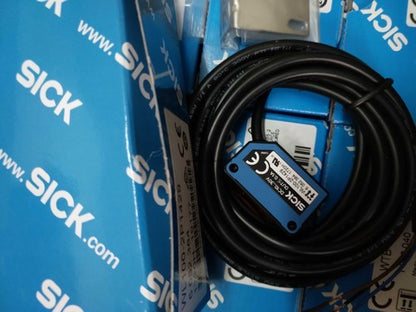 SICK WL100-2P1429 Photoelectric Sensor One Free Shipping WL1002P1429