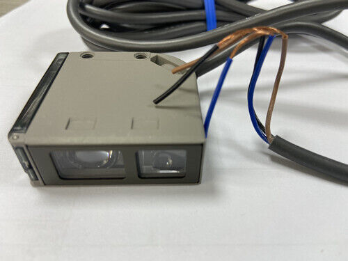 1PC OMRON E3S-CL2 E3SCL2 Distance Setting Photoelectric Sensor