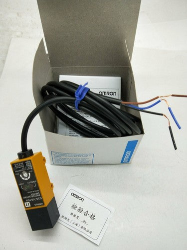 One Omron E3S-VS1E4 Photoelectric Switch E3SVS1E4 Free Shipping