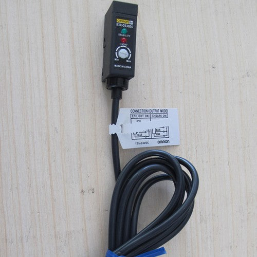 Omron E3R-DS30E4 Photoelectric Switch E3RDS30E4 One Free Shipping