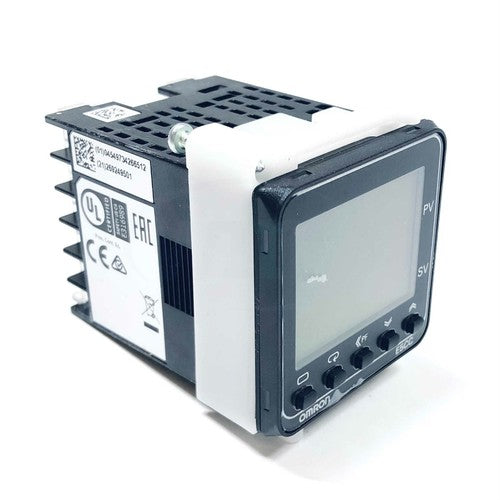 Omron E5CC-QX3A5M-000 Temperature Controller One E5CCQX3A5M000