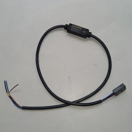 Omron EE-2002 Photoelectric Sensor One EE2002 Free Shipping