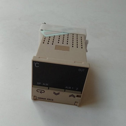 Omron E5CS-Q1KJU-W Temperature Controller One Free Shipping E5CSQ1KJUW