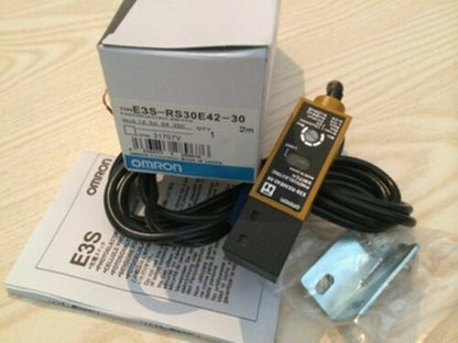 Omron E3S-RS30E42-30 Photoelectric Switch One Free Shipping E3SRS30E4230