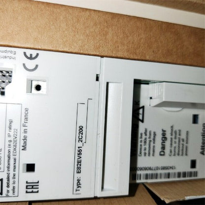 LENZE E82EV551_2C200 Inverter One ping E82EV5512C200
